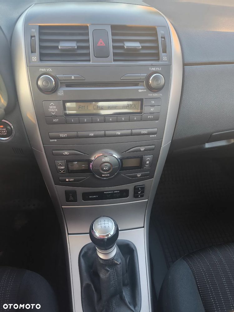 Toyota Corolla 2.0 D-4D Prestige - 14