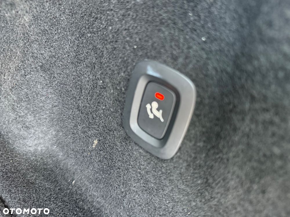 Volvo XC 60 B4 D Ultimate Dark - 34