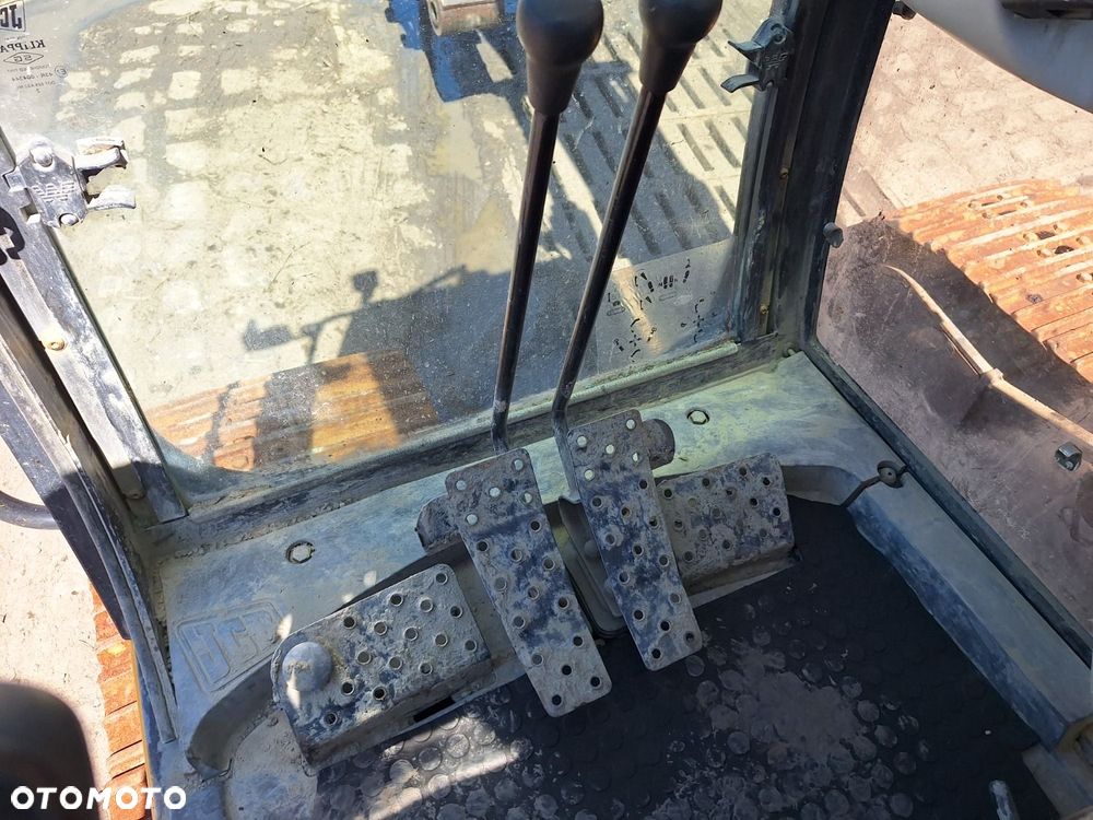 JCB Js 210L - 13