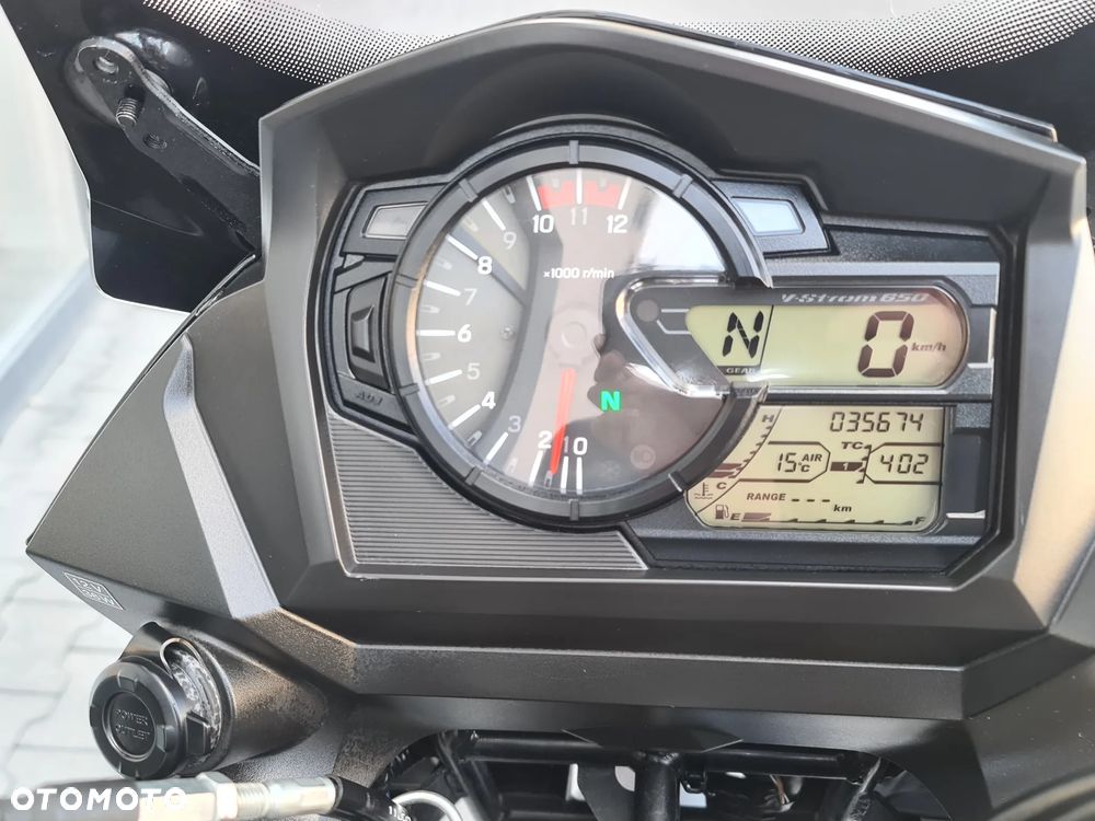 Suzuki V-STROM - 12