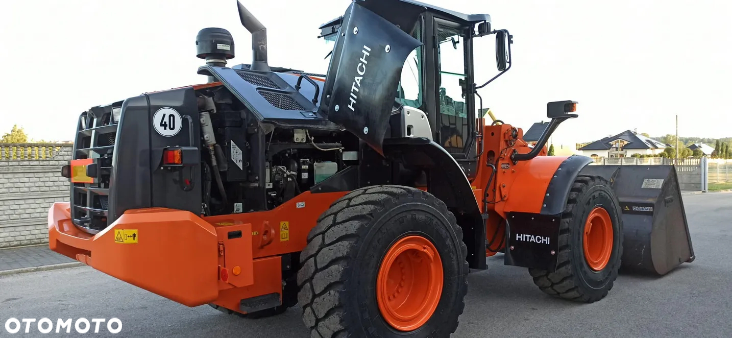 Hitachi ZW220-6 - 9