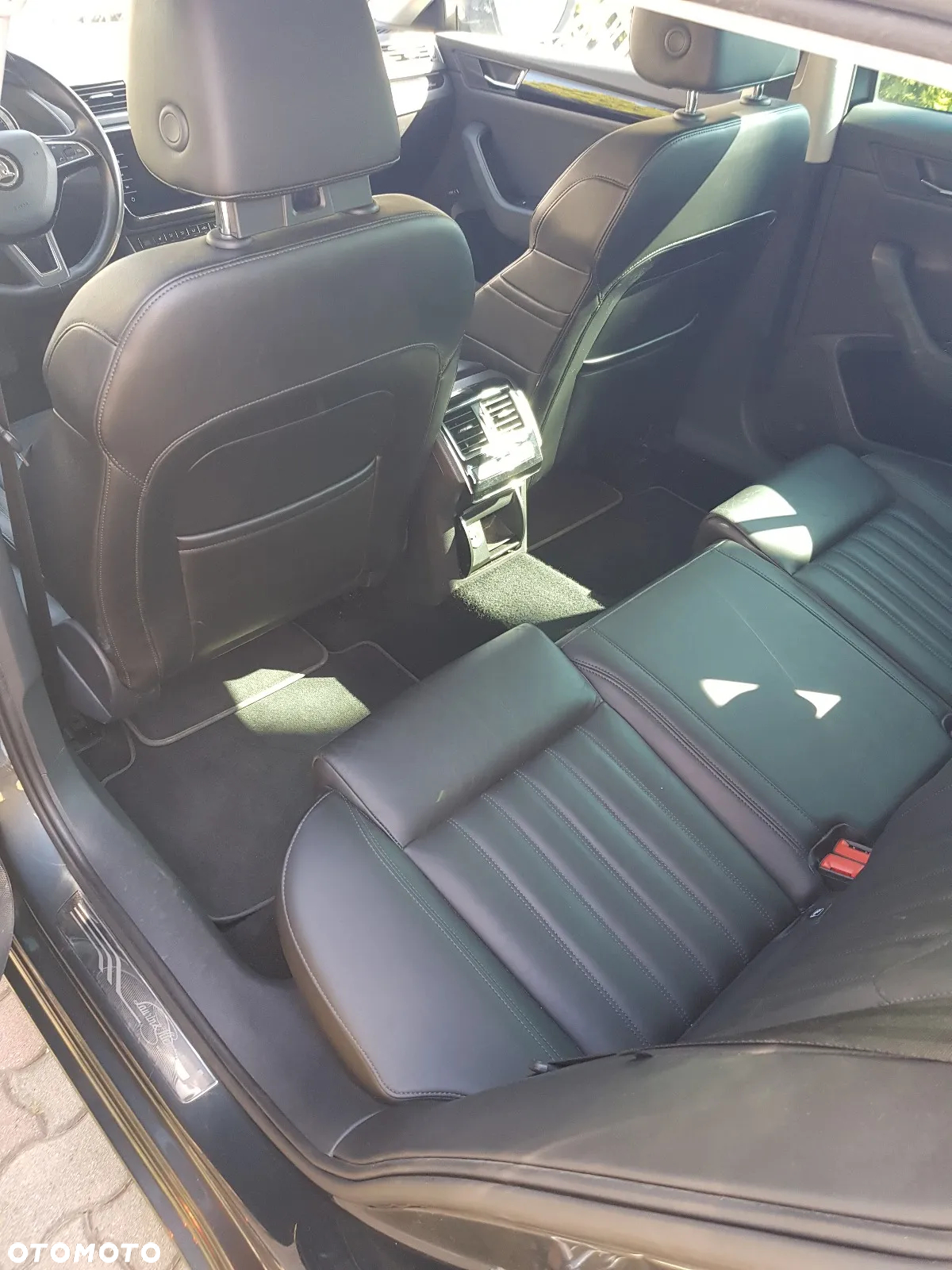 Skoda Superb 2.0 TSI 4x4 L&K DSG - 3