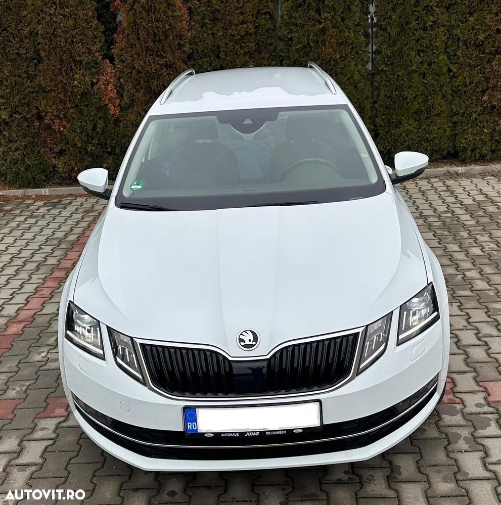 Skoda Octavia 1.6 TDI DSG Premium Edition - 1
