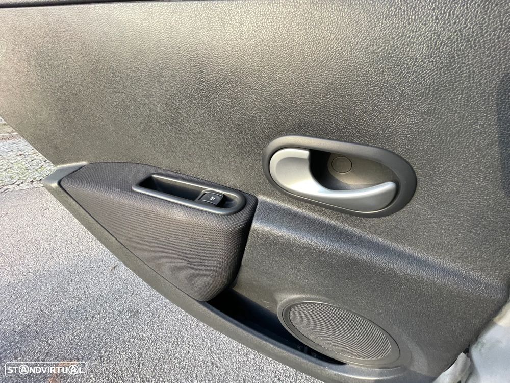 Renault Clio Break 1.5 dCi Dynamique S - 17