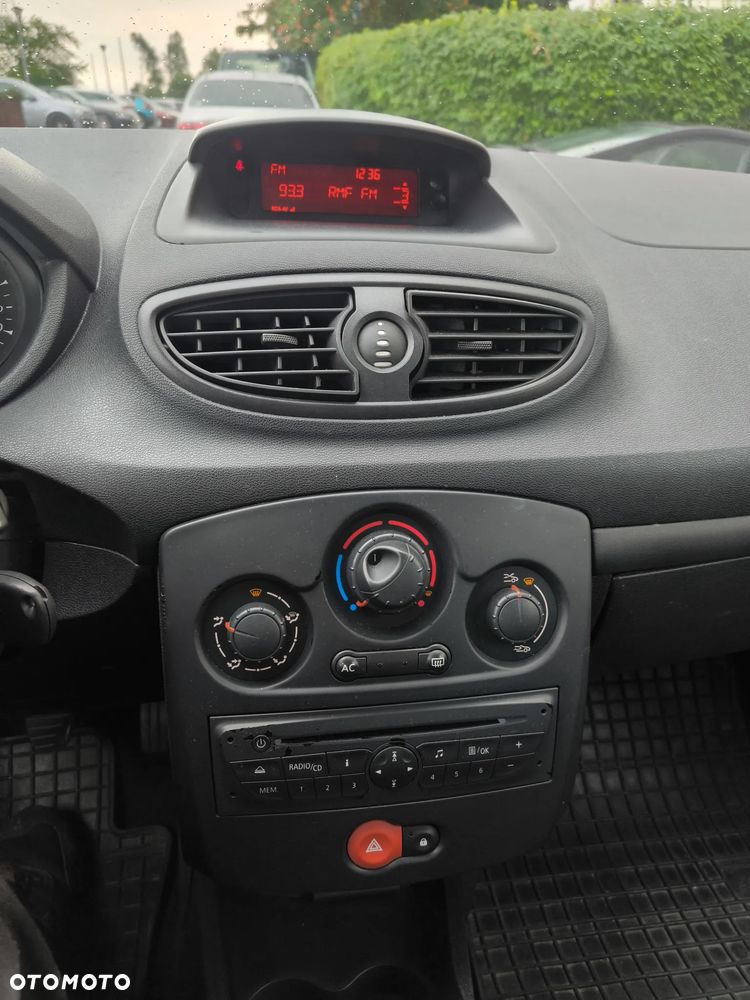 Renault Clio 1.5 dCi 75 Expression - 12