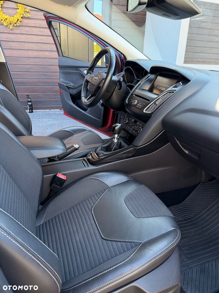 Ford Focus 1.5 EcoBoost Titanium ASS - 34