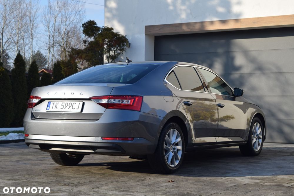 Skoda Superb 1.5 TSI Sportline DSG - 8