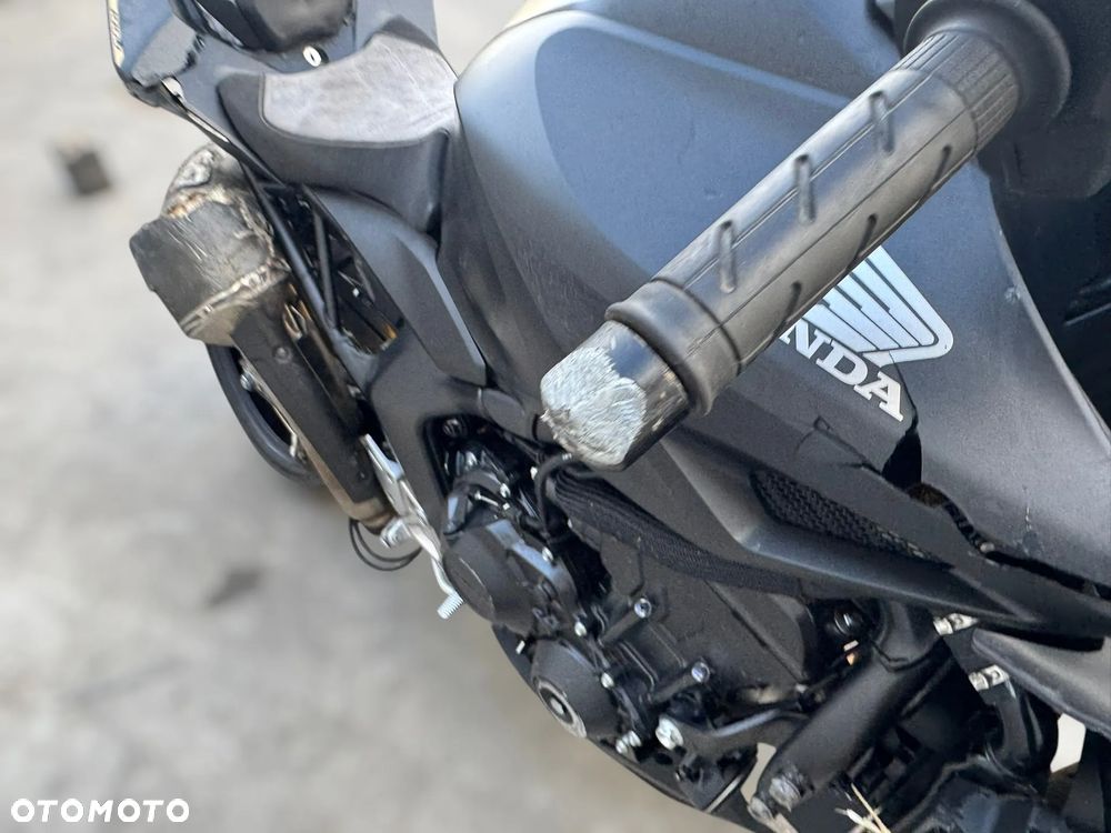 Honda CB - 11