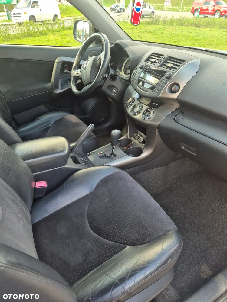 Toyota RAV4 2.2 D-CAT 2010 - 10