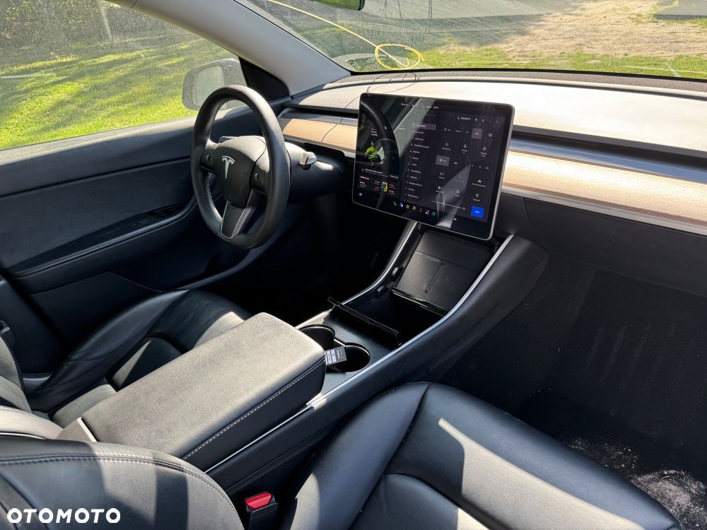 Tesla Model Y Performance Dual Motor AWD - 18