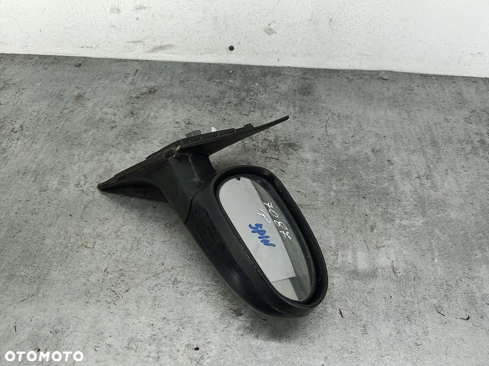 LUSTERKO PRAWE HYUNDAI I30 I CW FL 87620-2R400 9F - 11