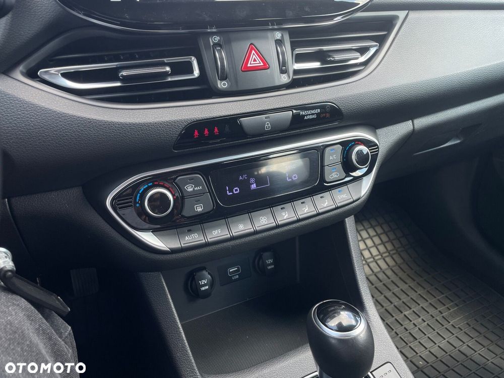 Hyundai i30 1.5 T-GDI 48V Smart DCT - 30