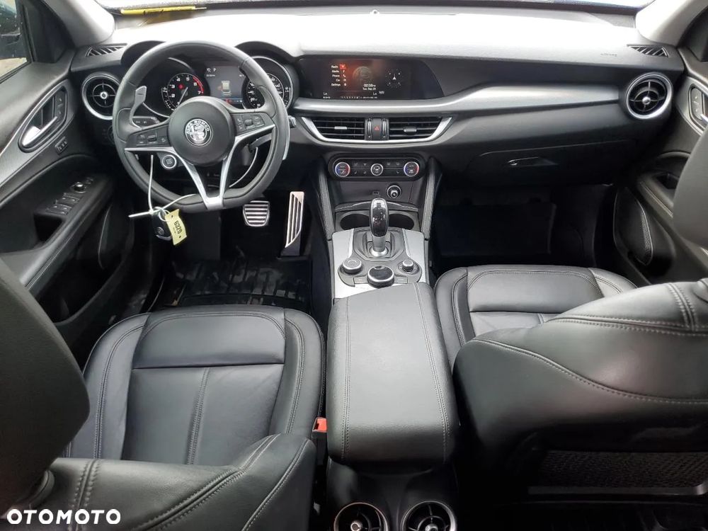 Alfa Romeo Stelvio 2.0 Turbo 16V AT8-Q4 Ti - 7