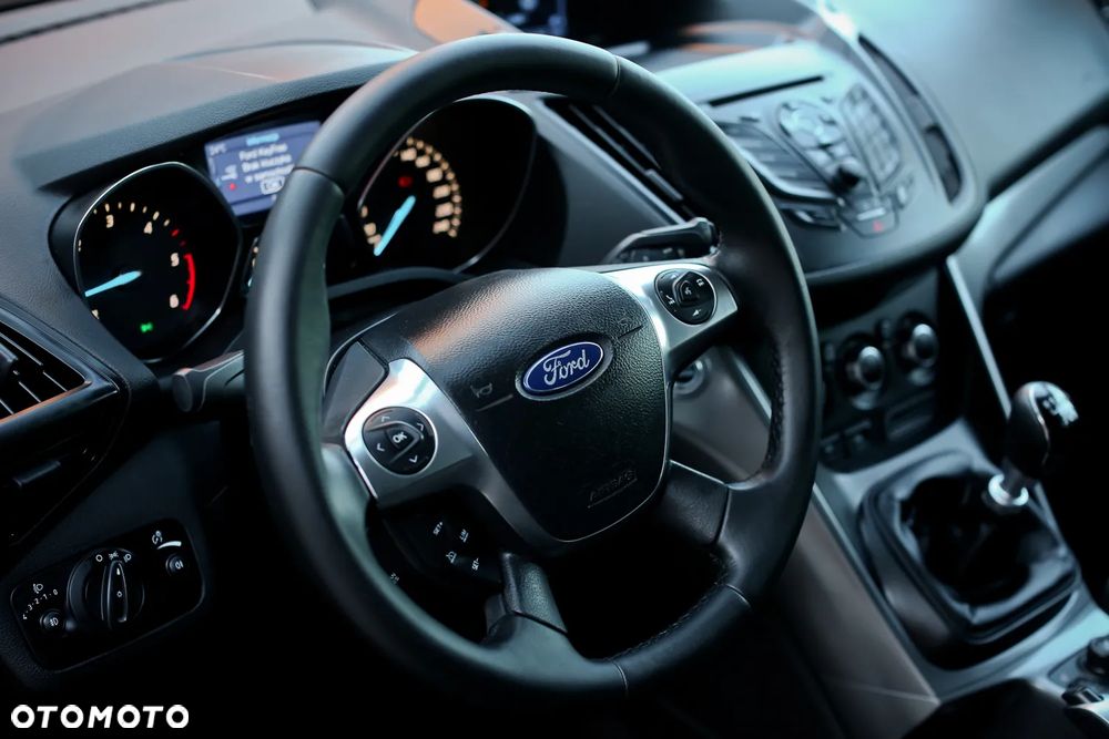Ford Kuga 2.0 TDCi 2x4 SYNC - 28