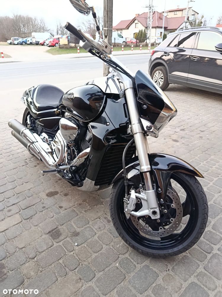 Suzuki Intruder - 3
