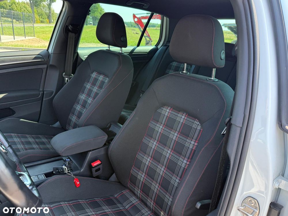 Volkswagen Golf GTI Performance BlueMotion Technology DSG - 18