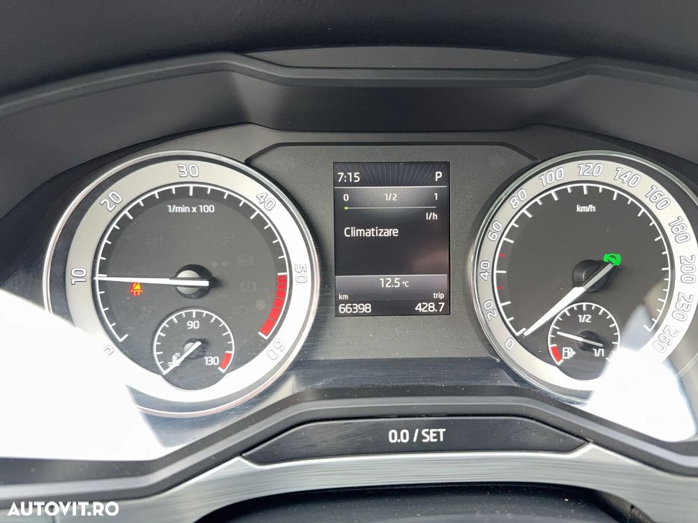 Skoda Superb 2.0 TDI DSG Ambition - 10