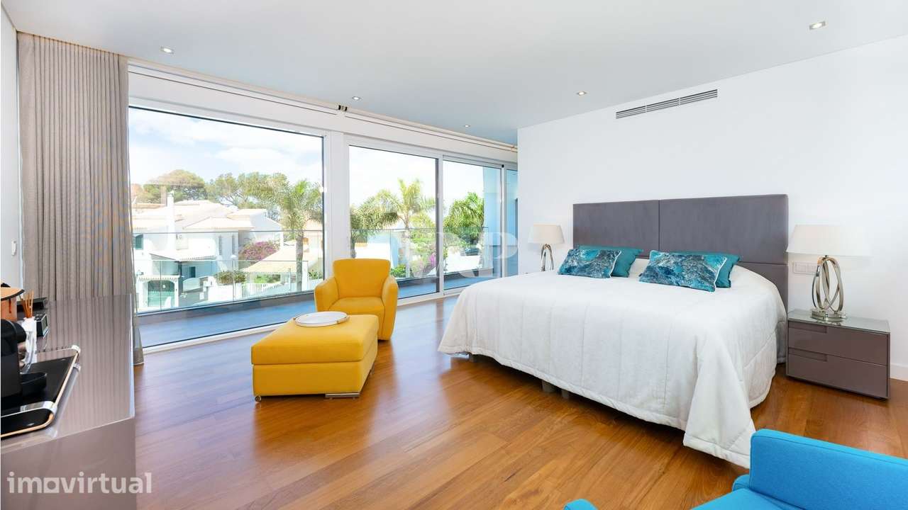 Moradia de Luxo Contemporânea a 200m da Praia da Galé com Vista Mar In - Grande imagem: 5/43