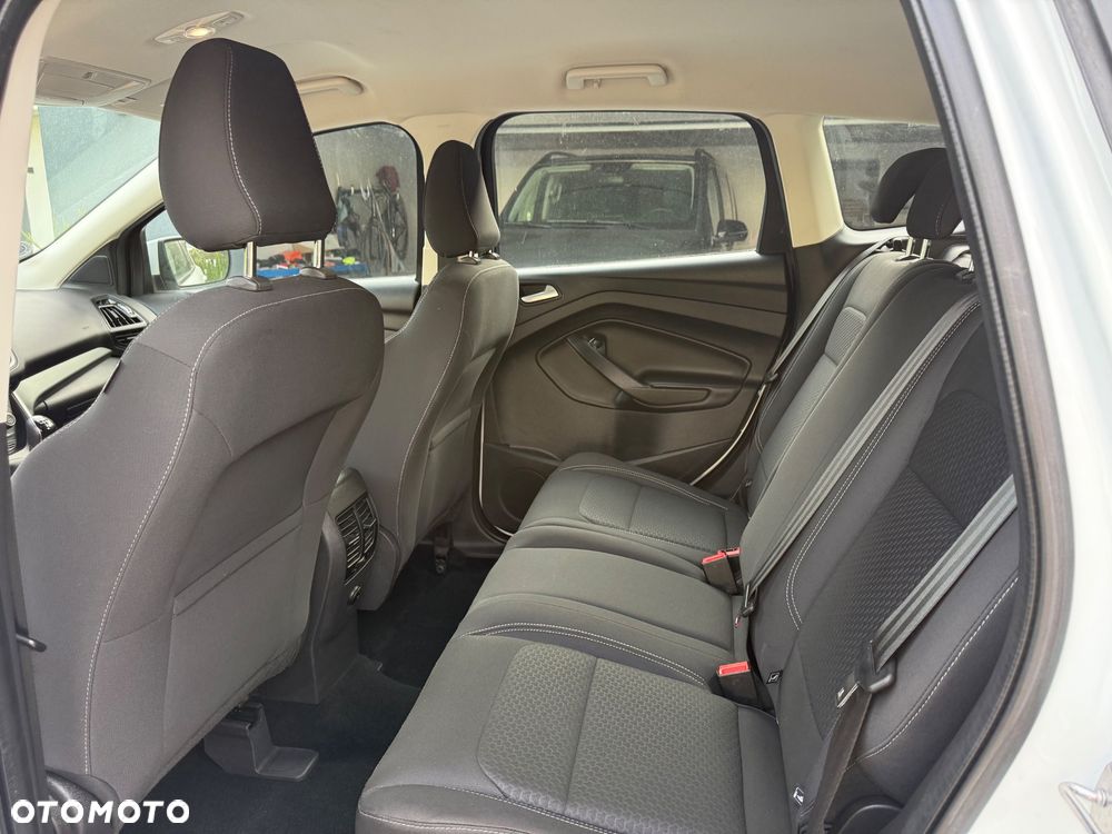 Ford Kuga 1.5 EcoBoost 2x4 Business Edition - 9