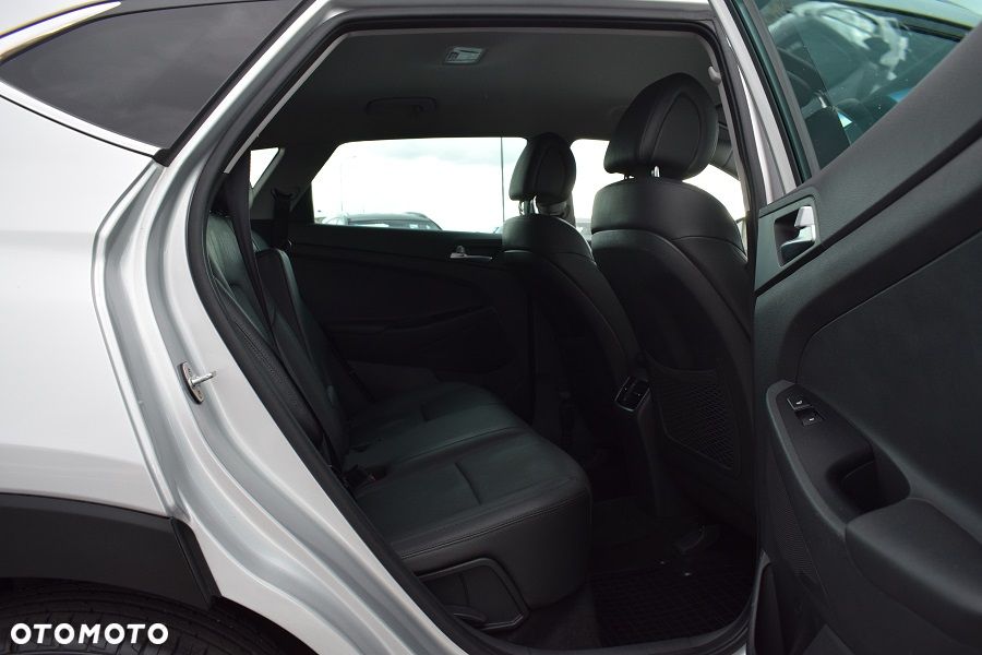Hyundai Tucson 1.7 CRDI BlueDrive GO 2WD - 12