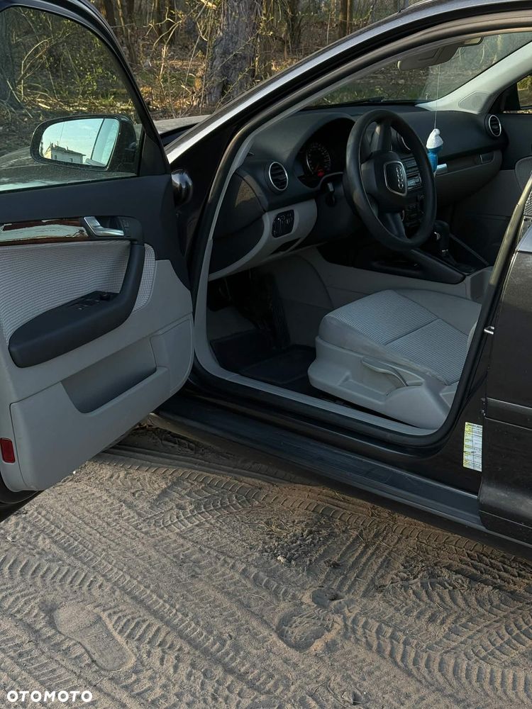 Audi A3 Sportback 2.0 FSI Ambiente Tiptr - 8