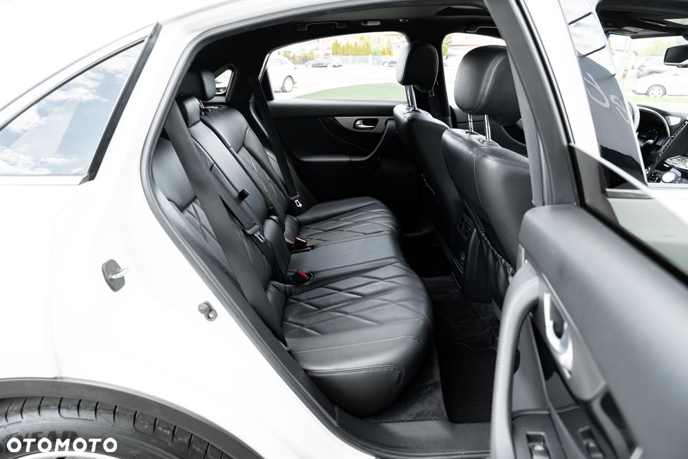 Infiniti QX70 3.0d S - 21