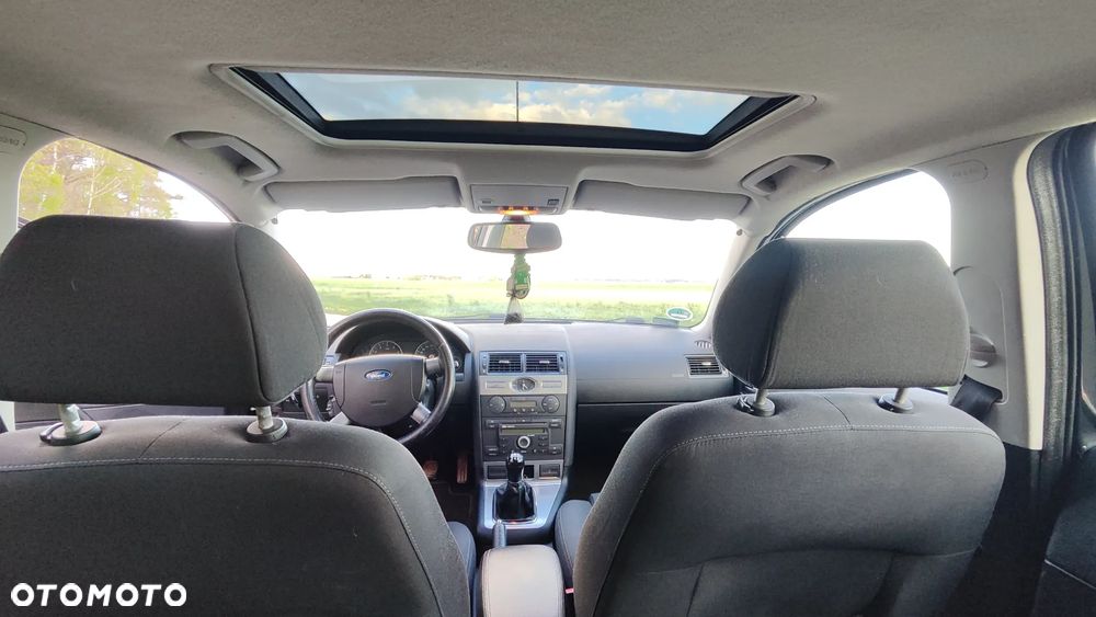 Ford Mondeo 2.0 FF Titanium - 14