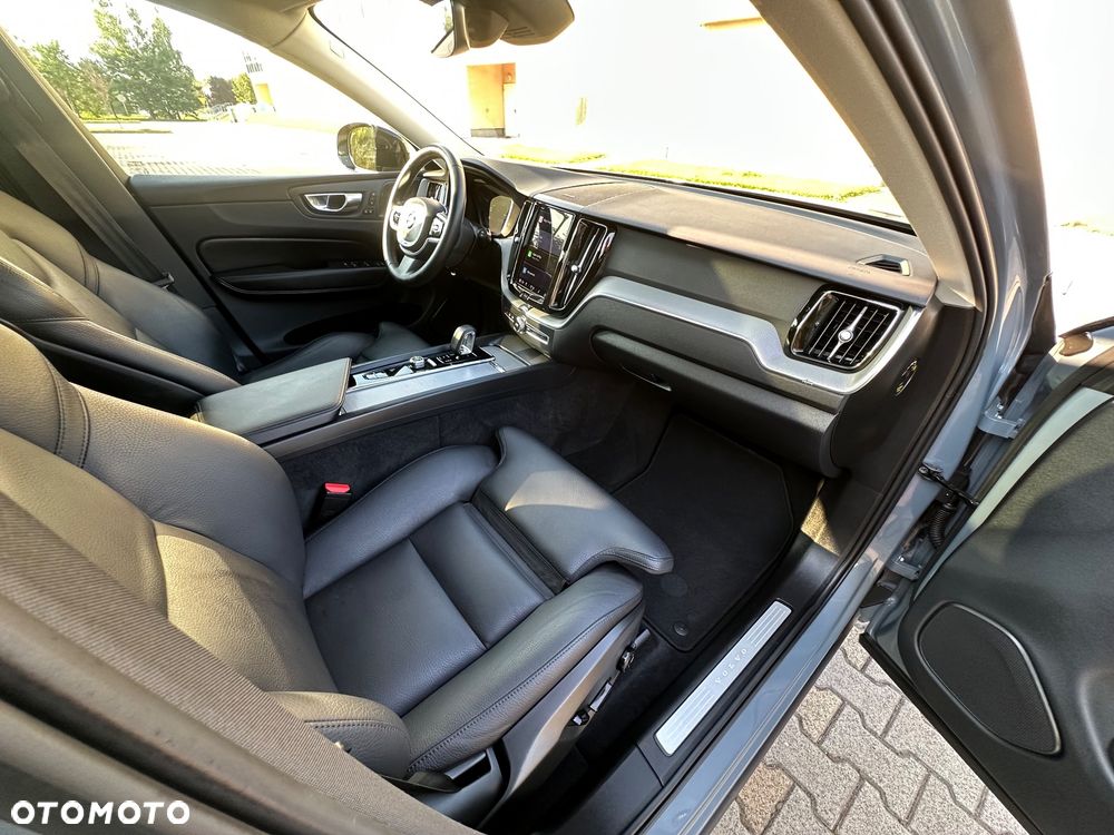 Volvo XC 60 B4 D Ultimate Dark - 23