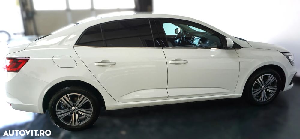 Renault Megane TCE 140 Equilibre - 9
