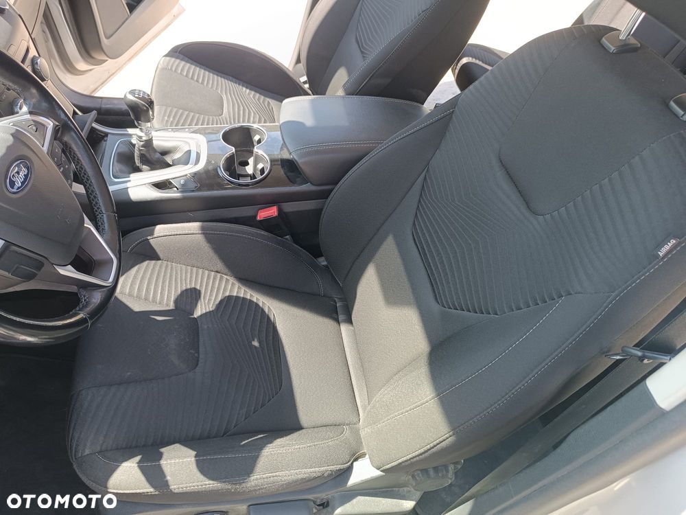 Ford S-Max - 19