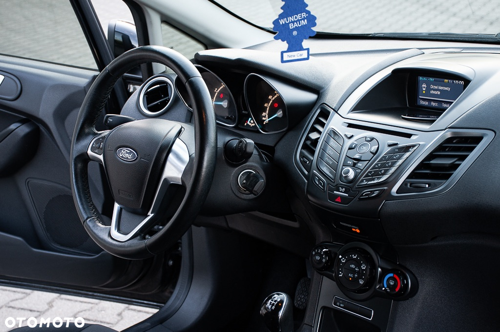 Ford Fiesta - 24