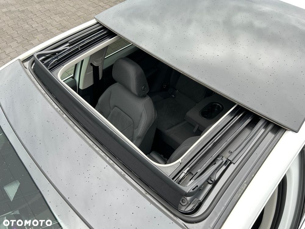 Volkswagen Golf - 37