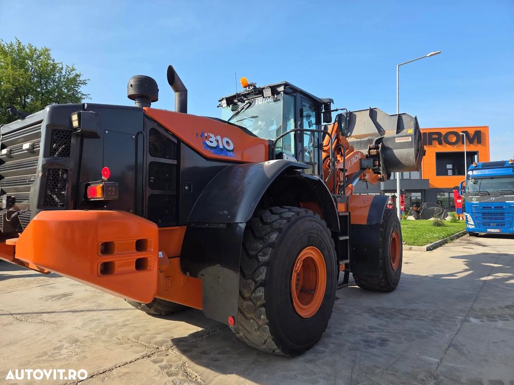 Hitachi ZW310-6, 2020, 6.209ore, CUPA 5mc, CUPLA RAPIDA, virare cu JOYSTICK, Masa operationala 28tone, anv MICHELIN 70%-ok, Gresare automata, camera spate, CANTAR, aer conditionat, STARE FOARTE BUNA, computer romana, posibil leasing 4 ani-PROMOTIE 119.500Eur - 5