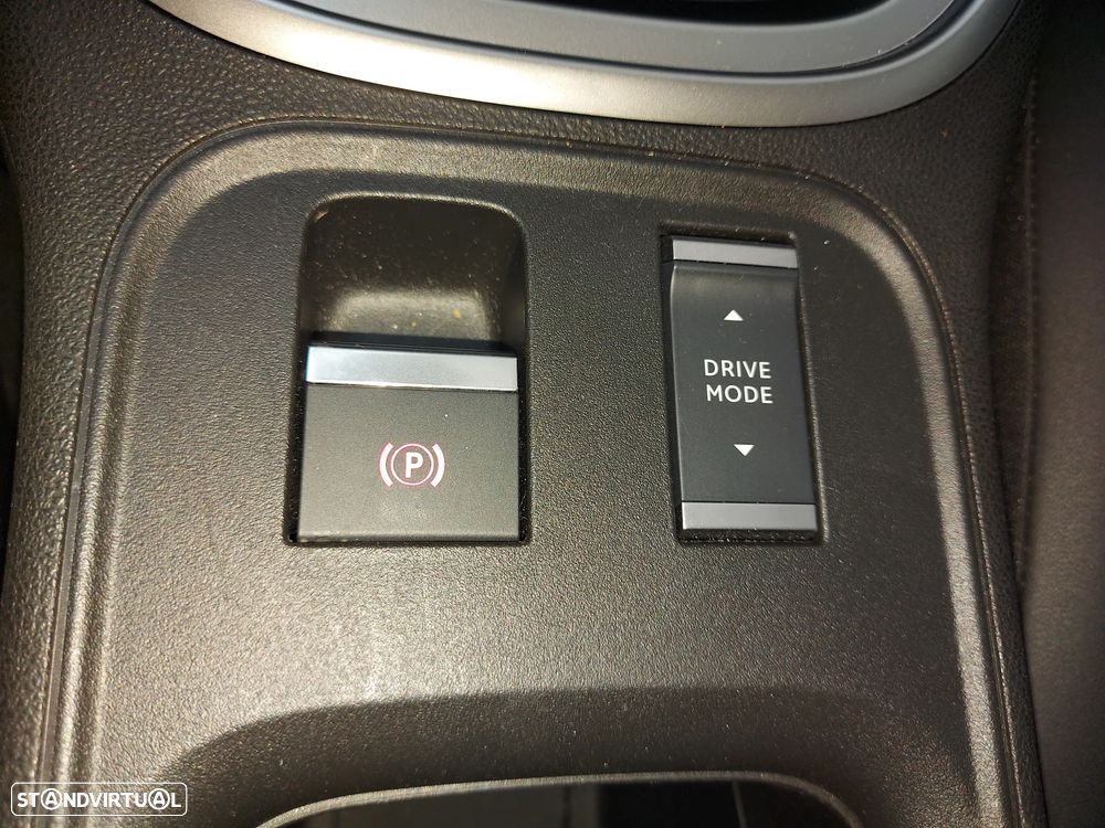 Jeep Avenger 1.2 e-Hybrid Altitude DCT - 29