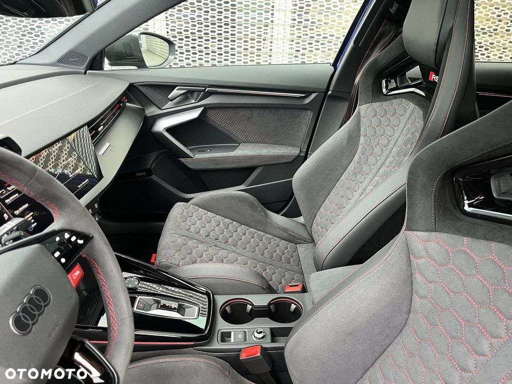 Audi RS3 Sportback - 16