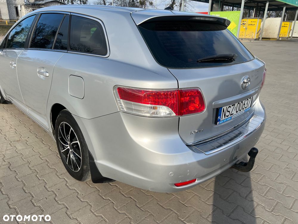 Toyota Avensis 2.0 D-4D - 7