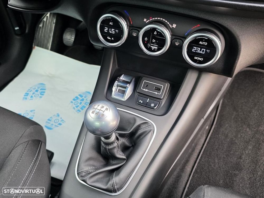 Alfa Romeo Giulietta 1.6 JTDm Sport J18 - 24