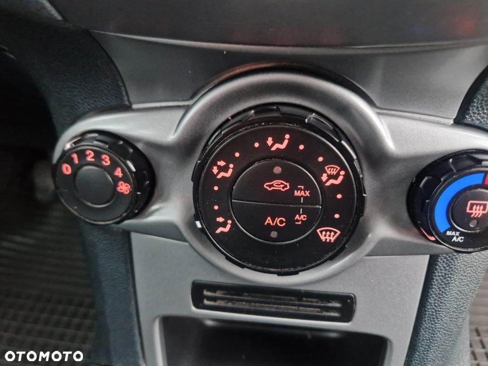 Ford Fiesta - 16