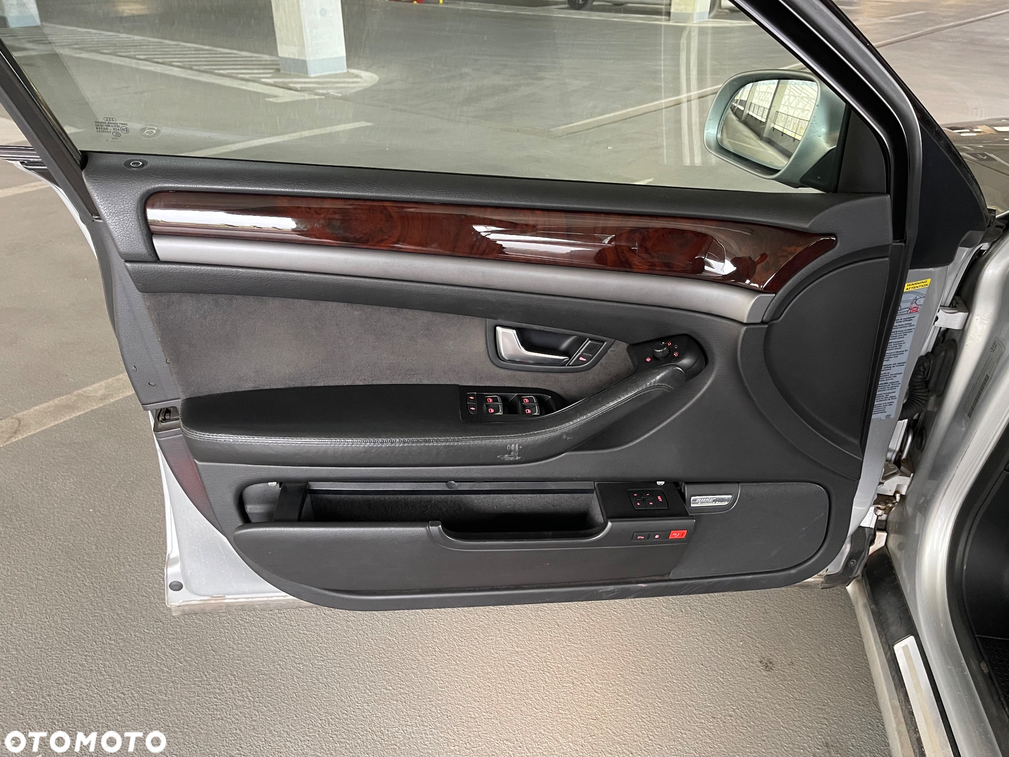 Audi A8 4.2 L Quattro - 28