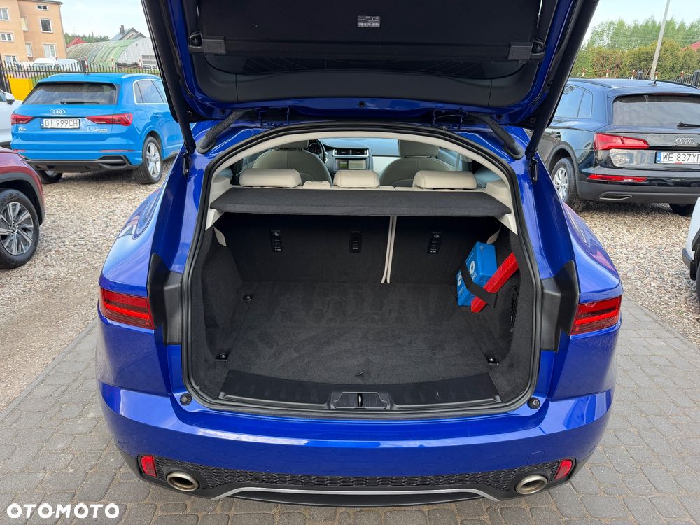Jaguar E-Pace 2.0 i4D AWD R-Dynamic Chequered Flag - 18