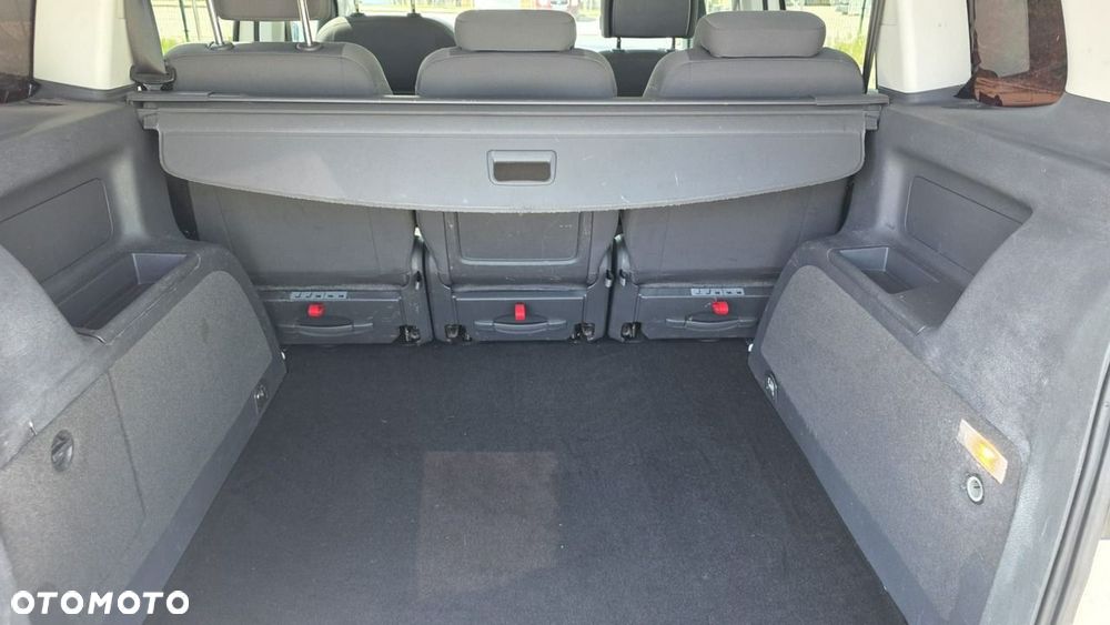 Volkswagen Touran - 21