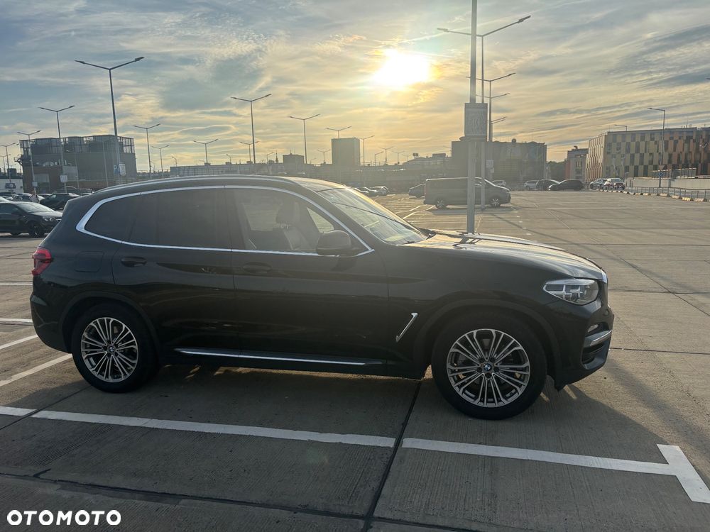 BMW X3 xDrive20d Luxury Line - 7