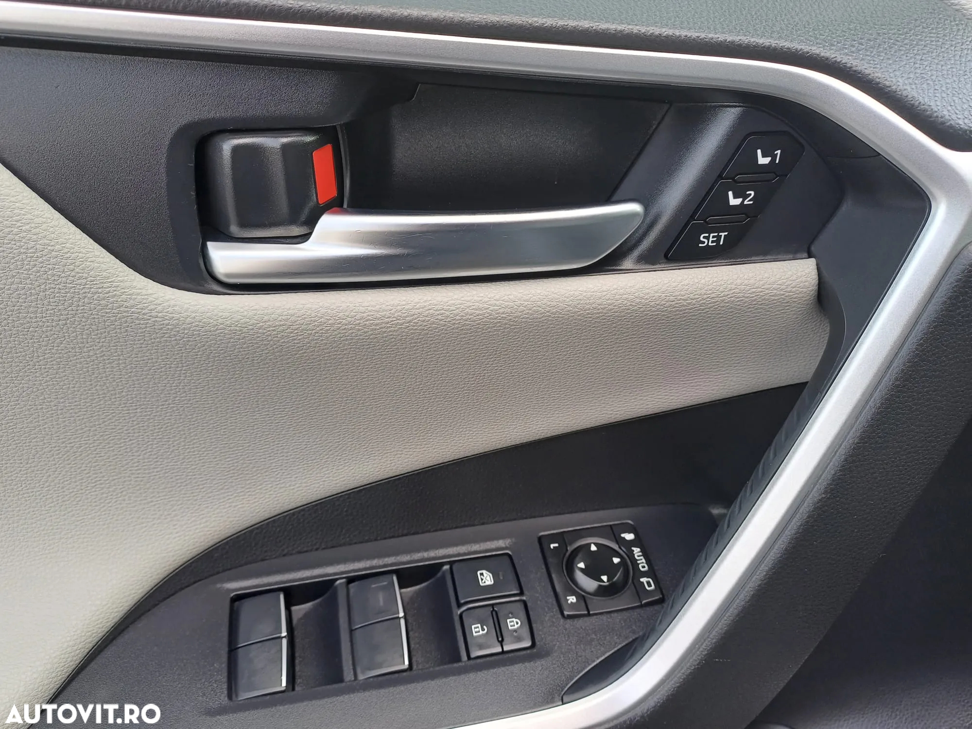 Toyota RAV4 2.5 Hybrid VVT-iE 4x4 Luxury - 13