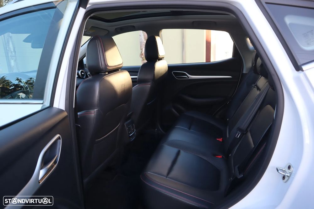 MG ZS EV 72.6 kWh Luxury - 26