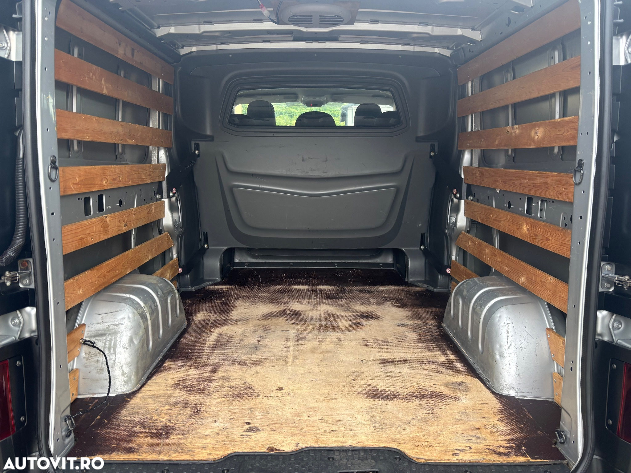 Opel Vivaro - 8