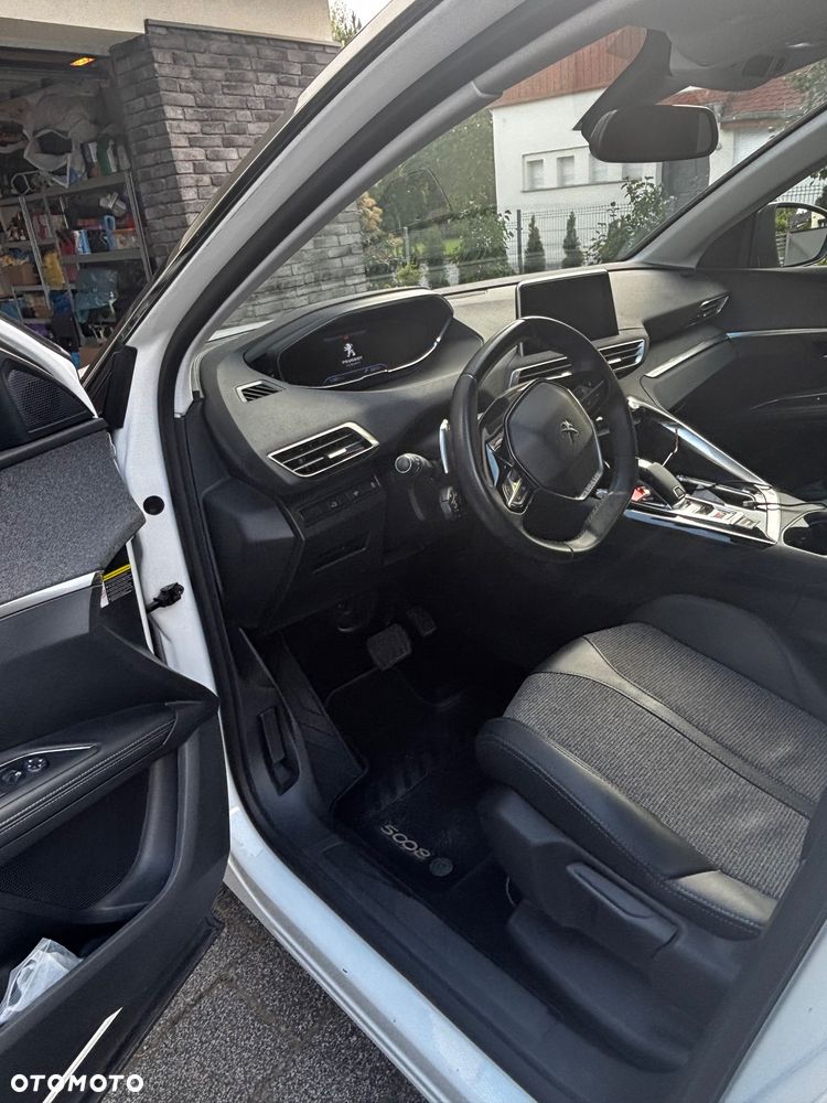 Peugeot 5008 1.2 PureTech Allure S&S EAT8 - 6