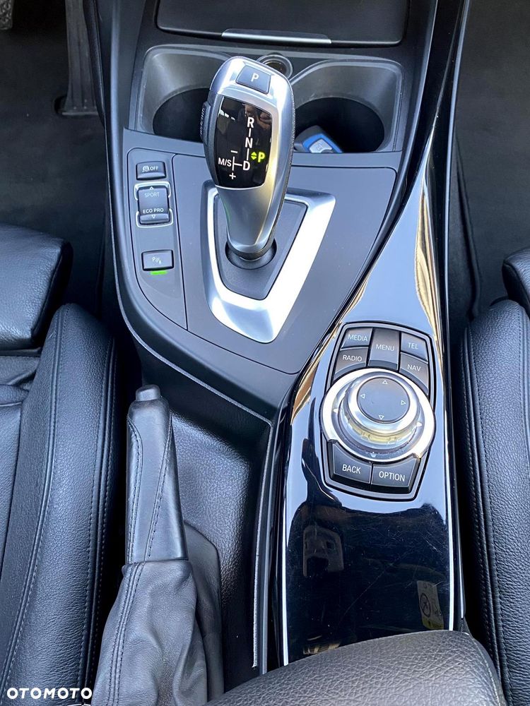 BMW Seria 1 120d M Sport - 31