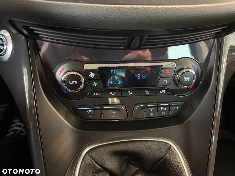 Ford Kuga 2.0 TDCi 2x4 Titanium - 22