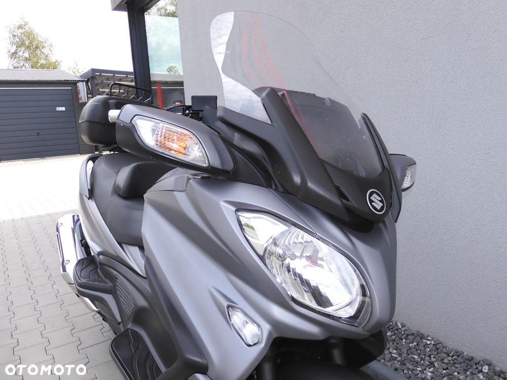 Suzuki Burgman - 4