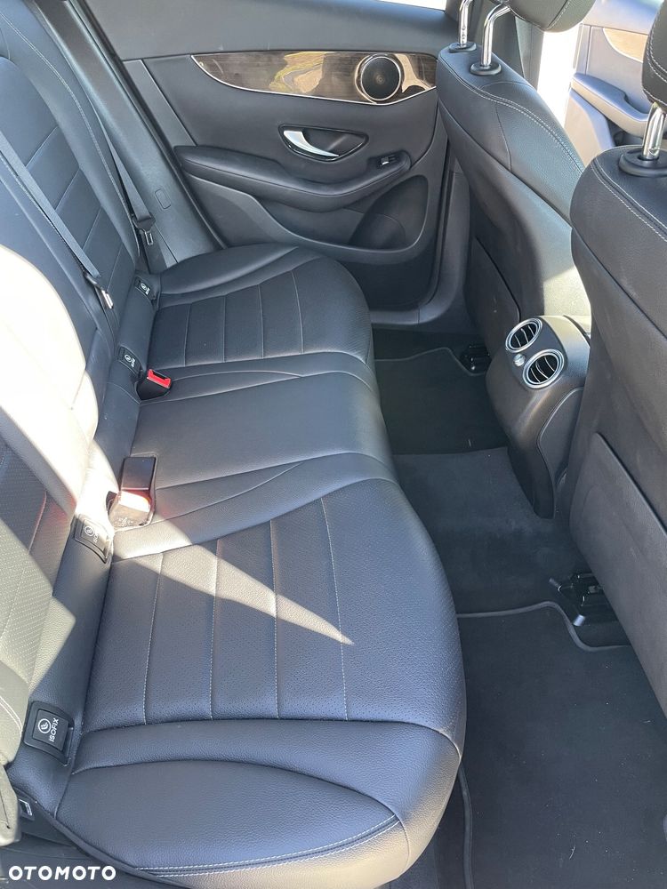 Mercedes-Benz GLC 300 4Matic 9G-TRONIC - 28
